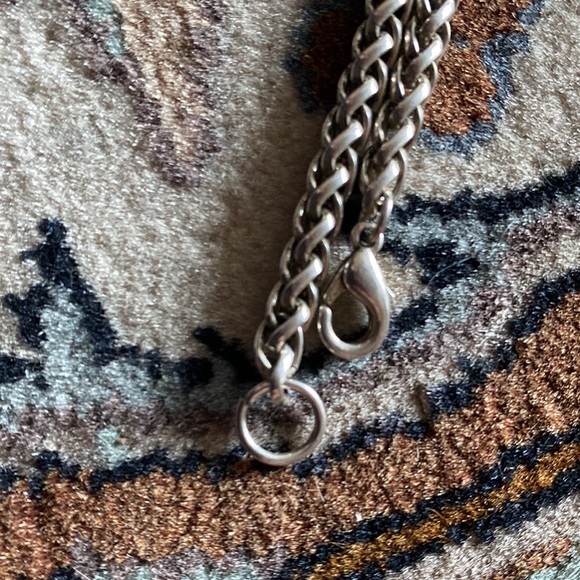 Statement Necklaces - Picture 4 of 4